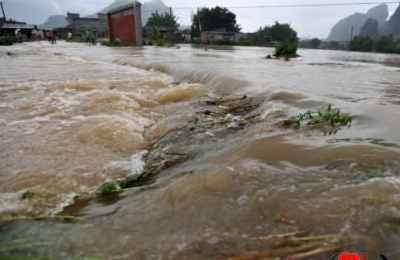 梦见下雨发洪水