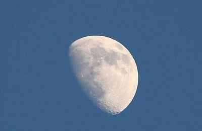 梦见大白天有月亮