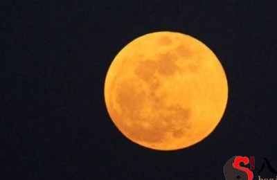 梦见彩色的月亮