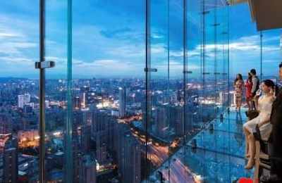 梦见一座大楼因雨倒掉