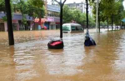 梦见河里涨洪水