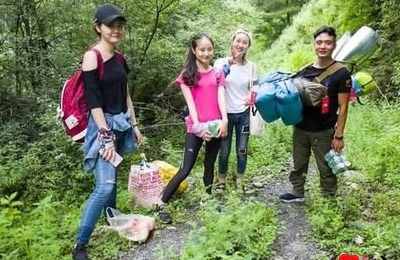 梦见下雨天爬山