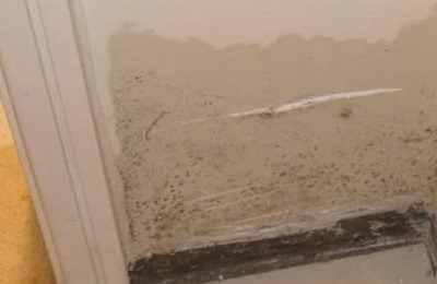 梦到水把家里面的墙冲倒了