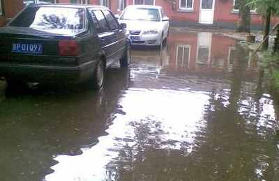梦见下雨发大水