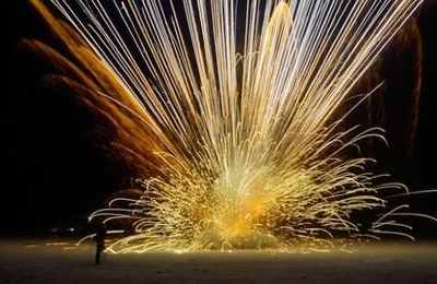 梦见沙漠看烟花