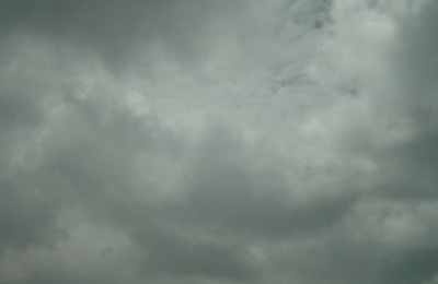 梦见天空在下小雨