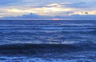 梦到大海潮涨