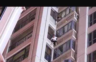 梦见爬窗户上楼