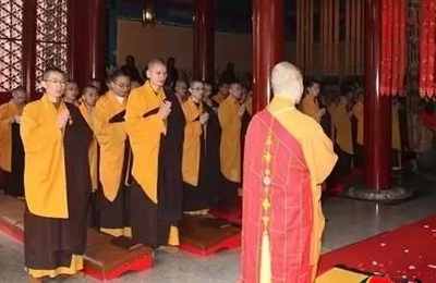 梦见寺庙和僧人