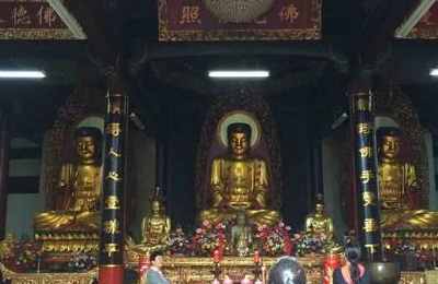梦见寺庙可是没进来