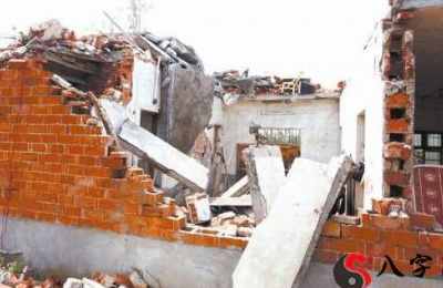 梦见房子被大风大雨刮倒