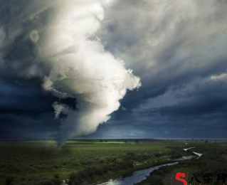 梦见躲过龙卷风